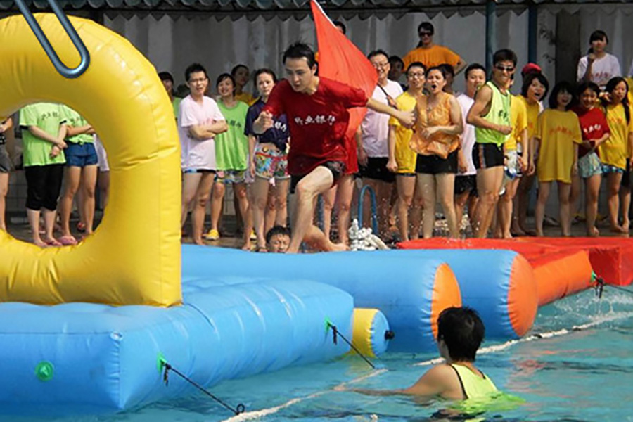 水與爭鋒